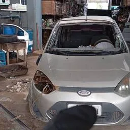 SUCATAFord Fiesta 2011 1.0 Flex 5p  PARA RETIRADA DE PEÇAS